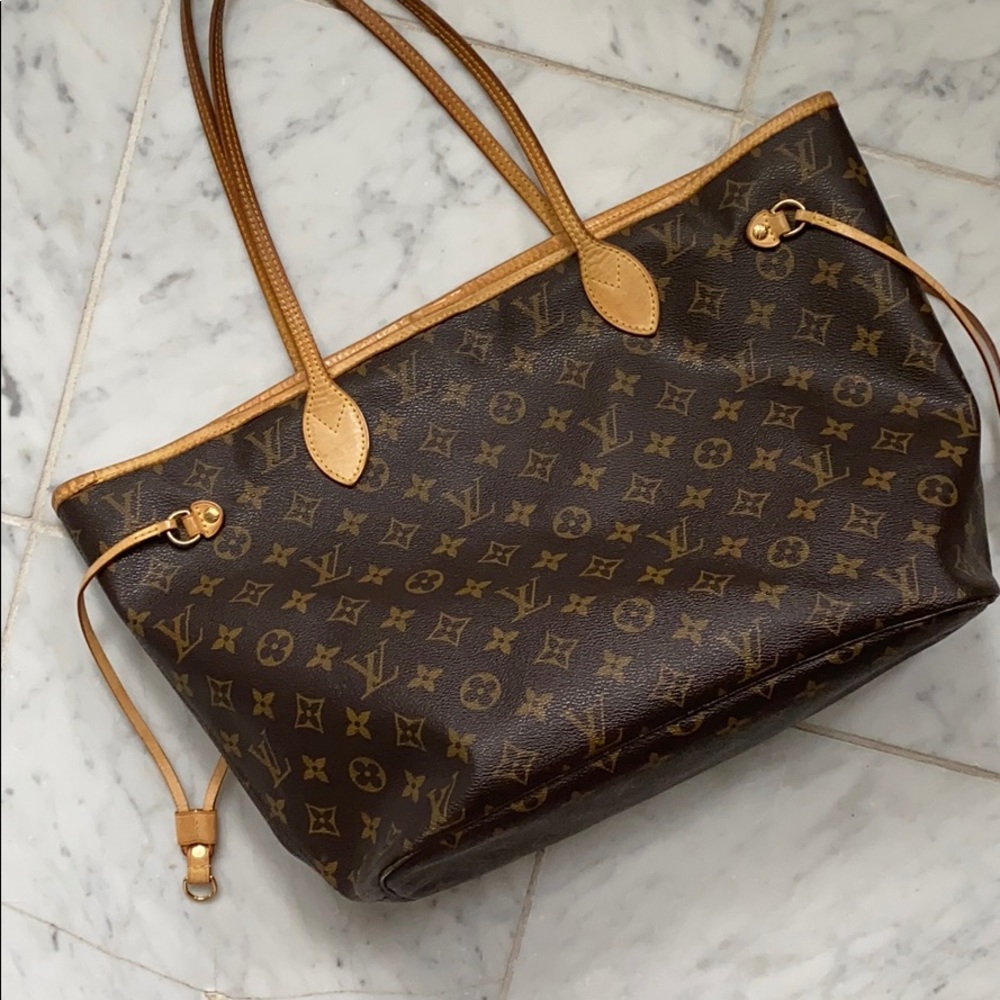 Louis Vuitton neverfull tote